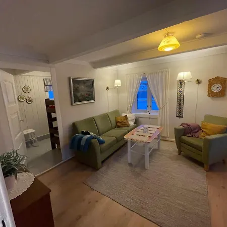 Holiday home On The Scenic Kveoya Island Borkenes