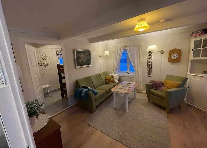 Holiday home On The Scenic Kveoya Island Borkenes