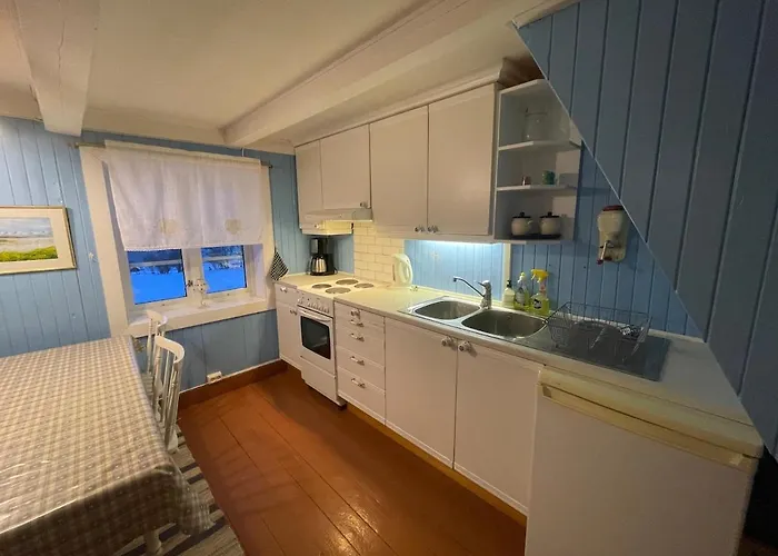 On The Scenic Kveoya Island Holiday home