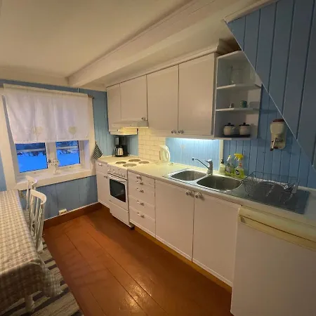 On The Scenic Kveoya Island Holiday home