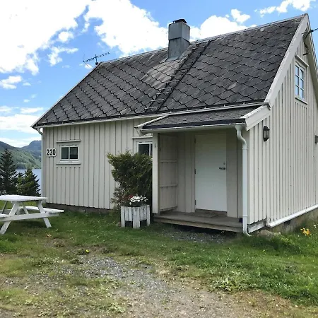 On The Scenic Kveoya Island Holiday home *